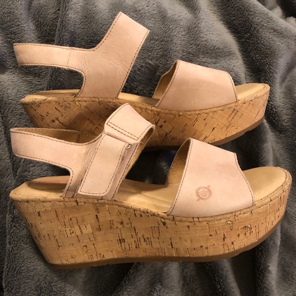 Born Shoes - NWOT Born Blush Pink Leather platform Sandals 9.5